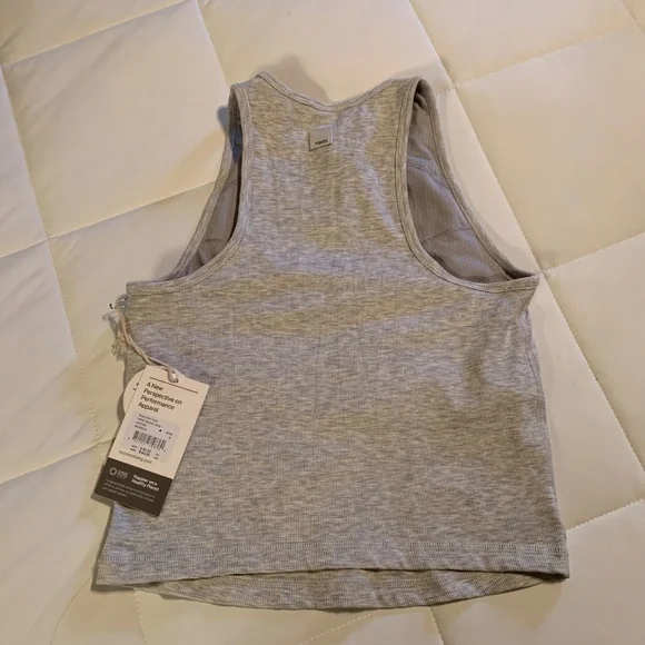Vuori Pose Plyo Tank Heather Gray - Picture 3 of 3